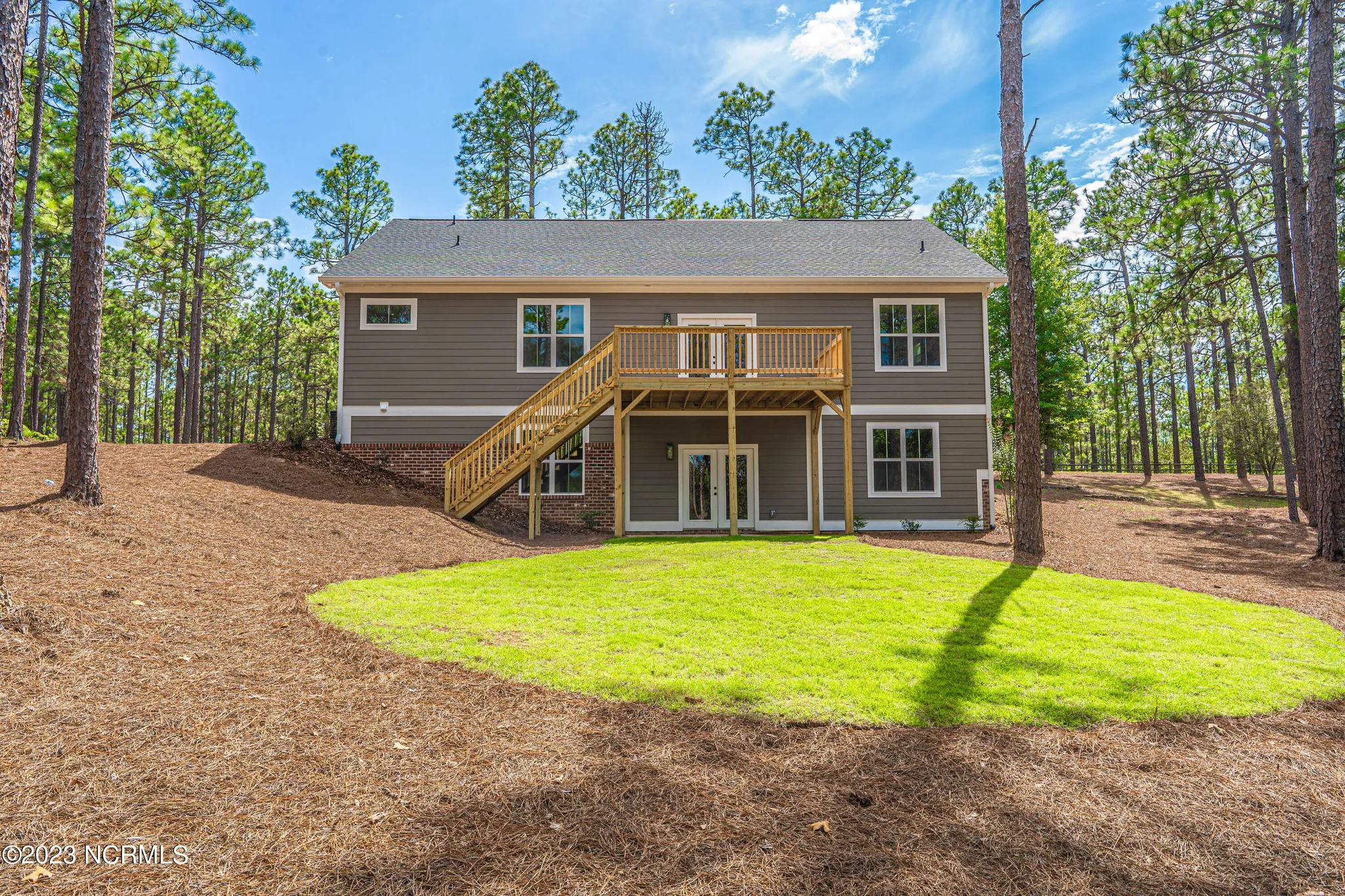 337 Longleaf Dr, West End, NC 27376 337 3