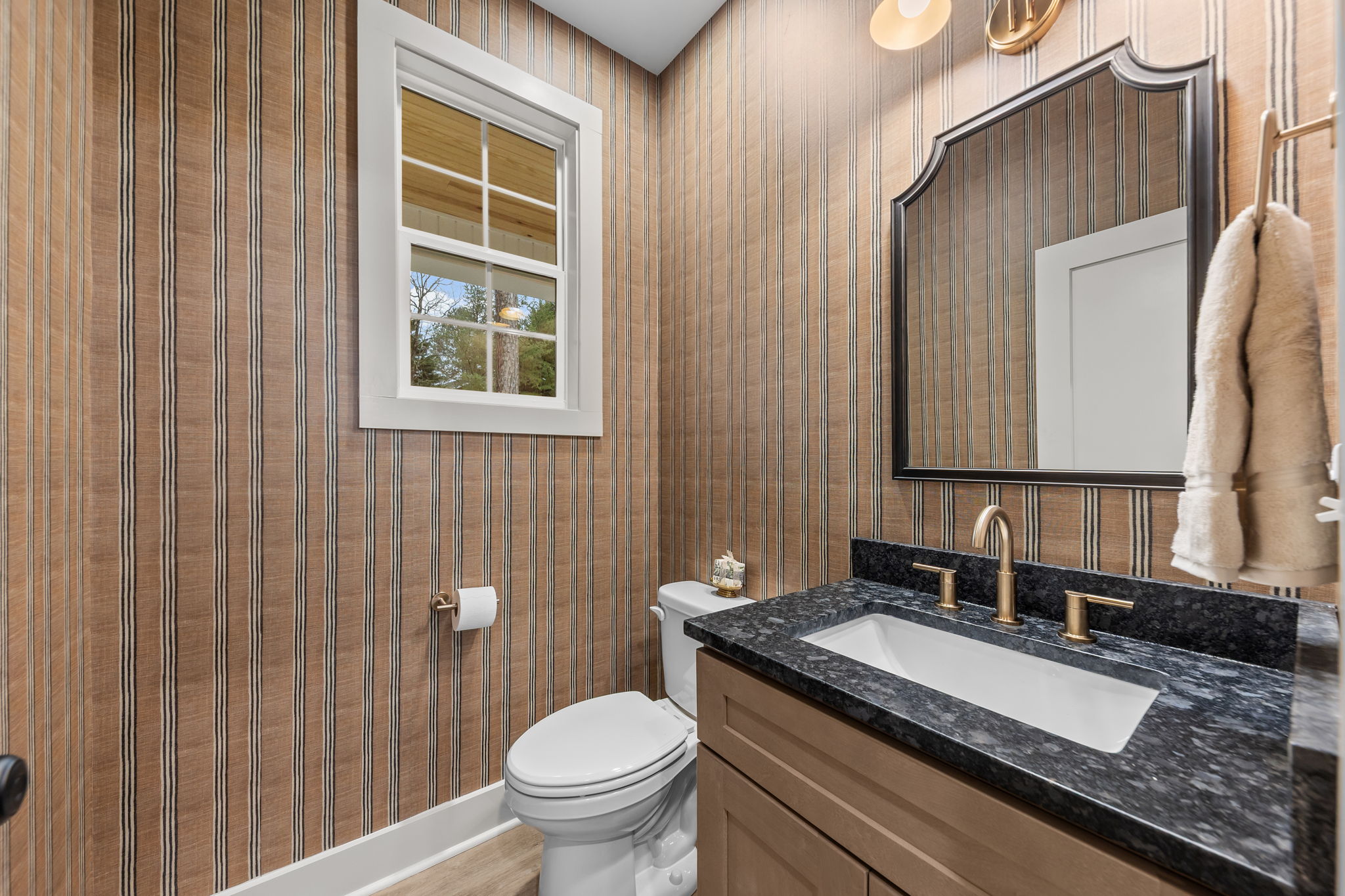 19 web or mls 707a8874