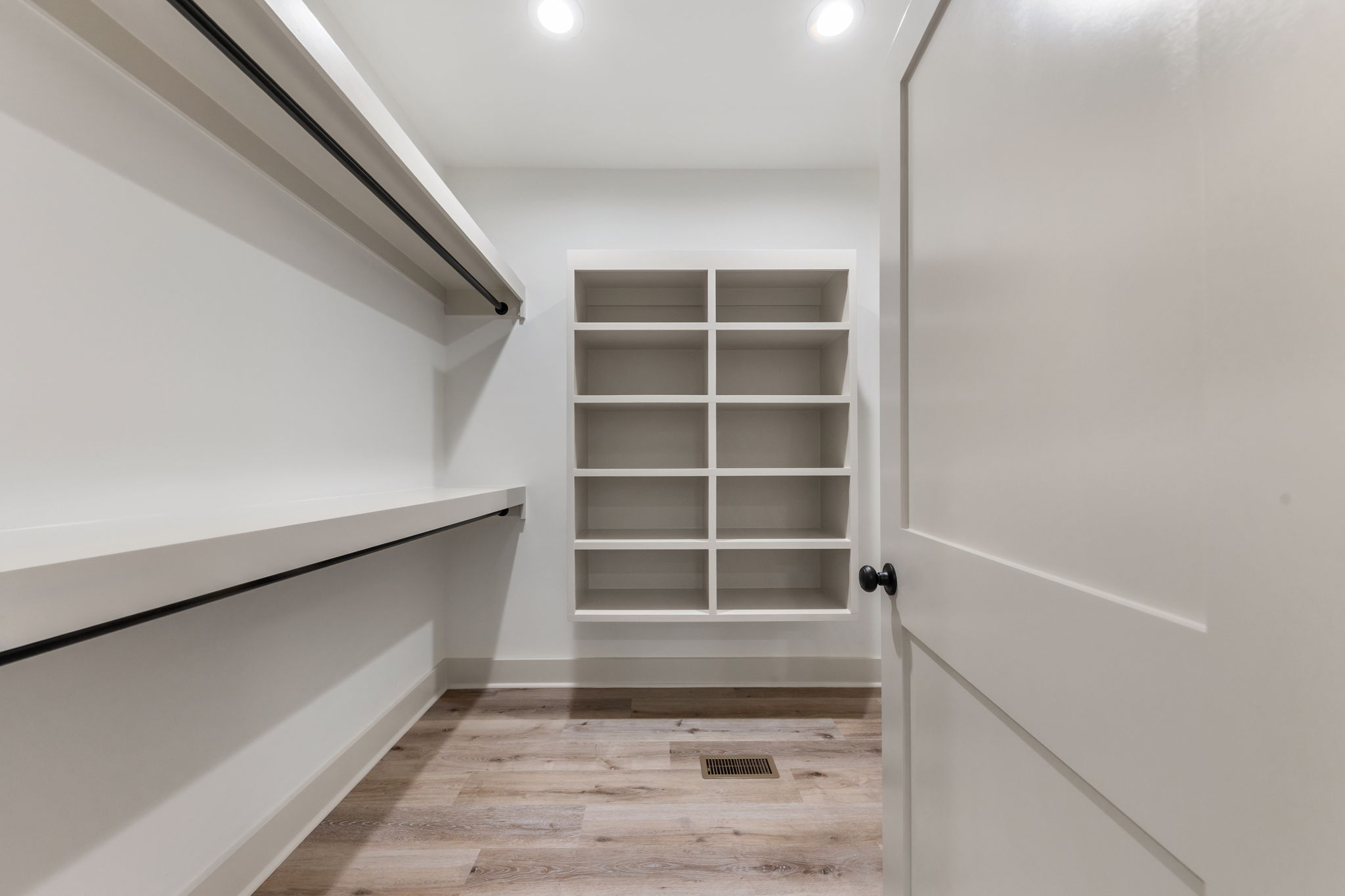 32 web or mls 707a8929