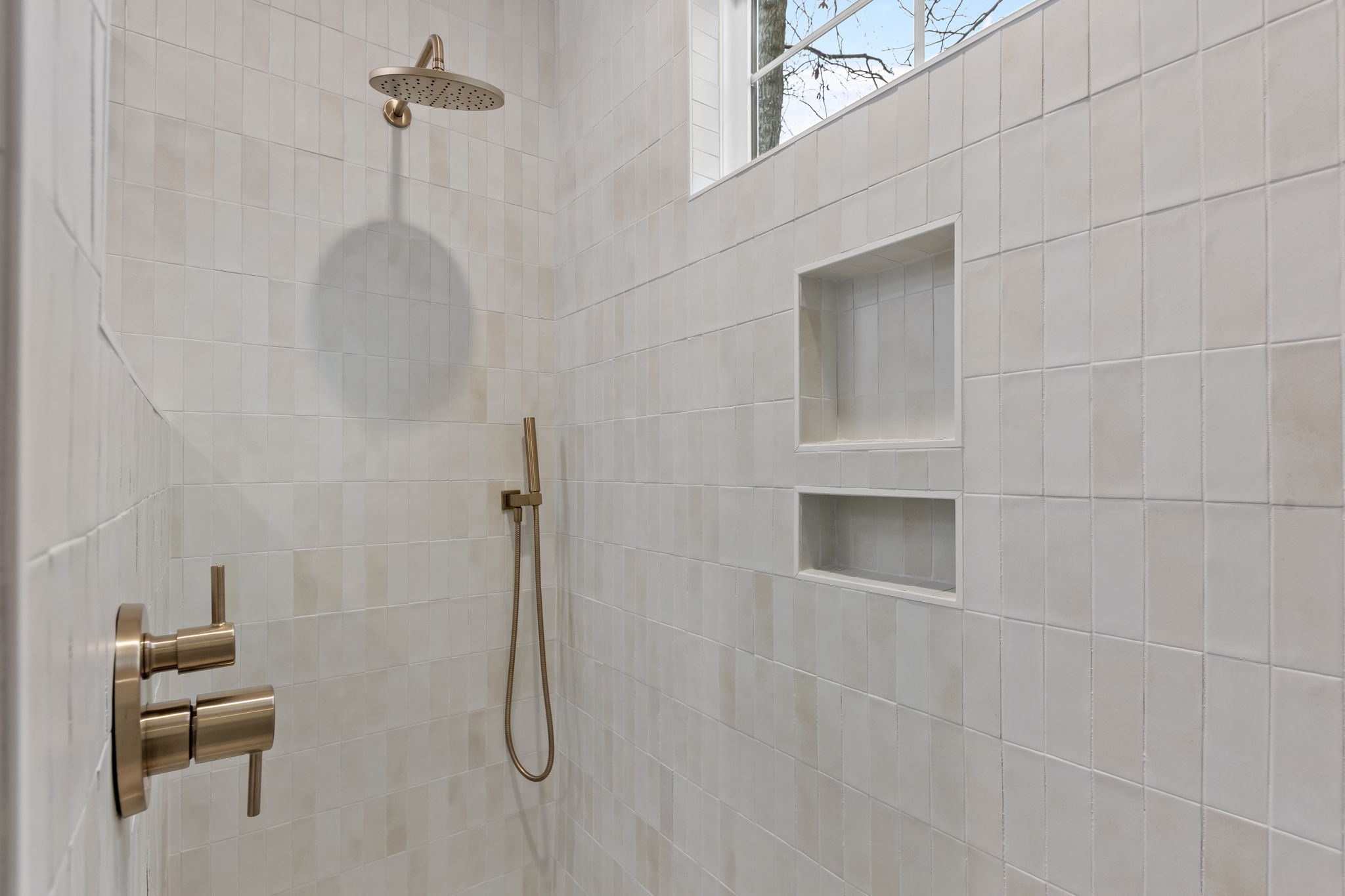 33 web or mls 707a8934