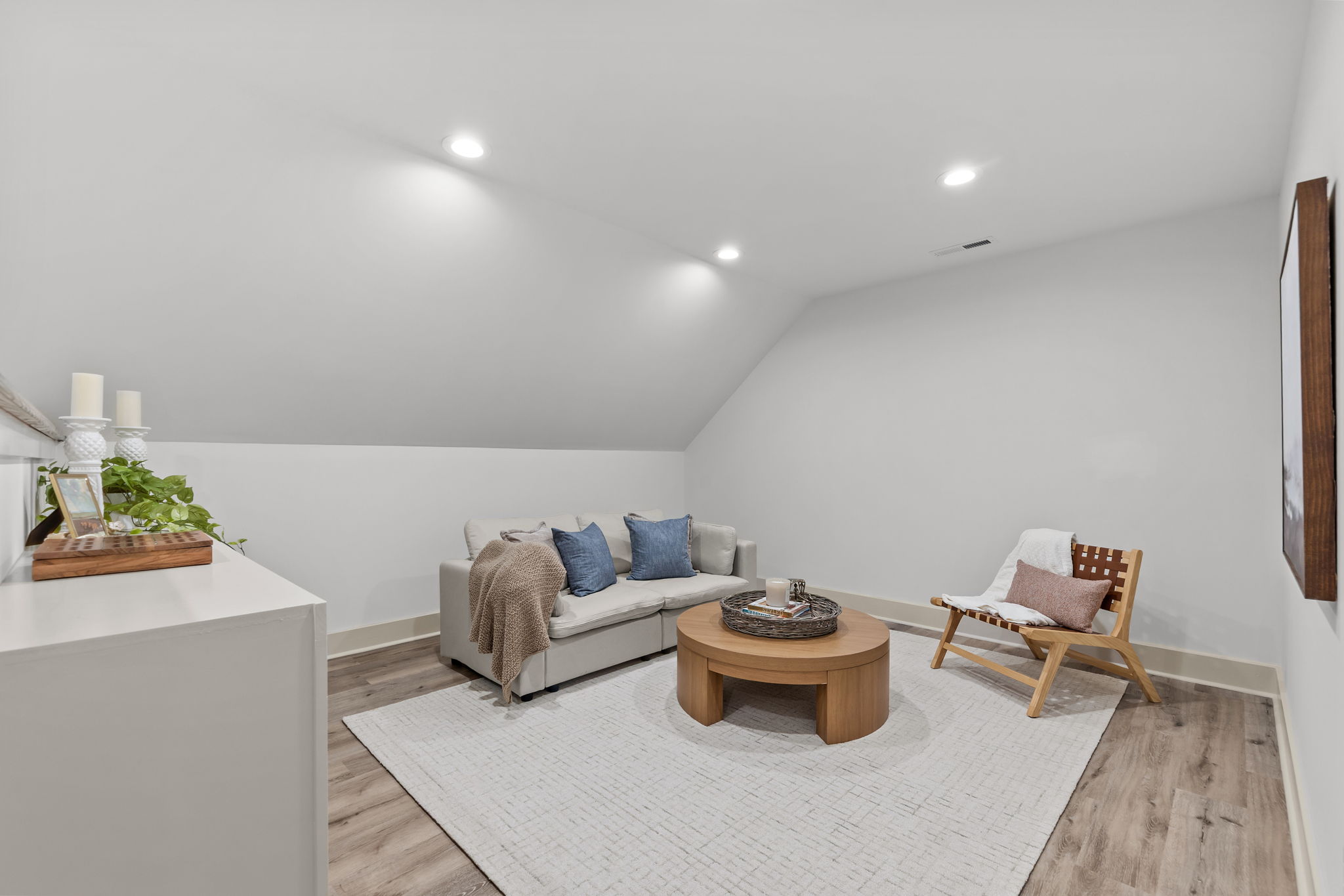 36 web or mls 707a8943