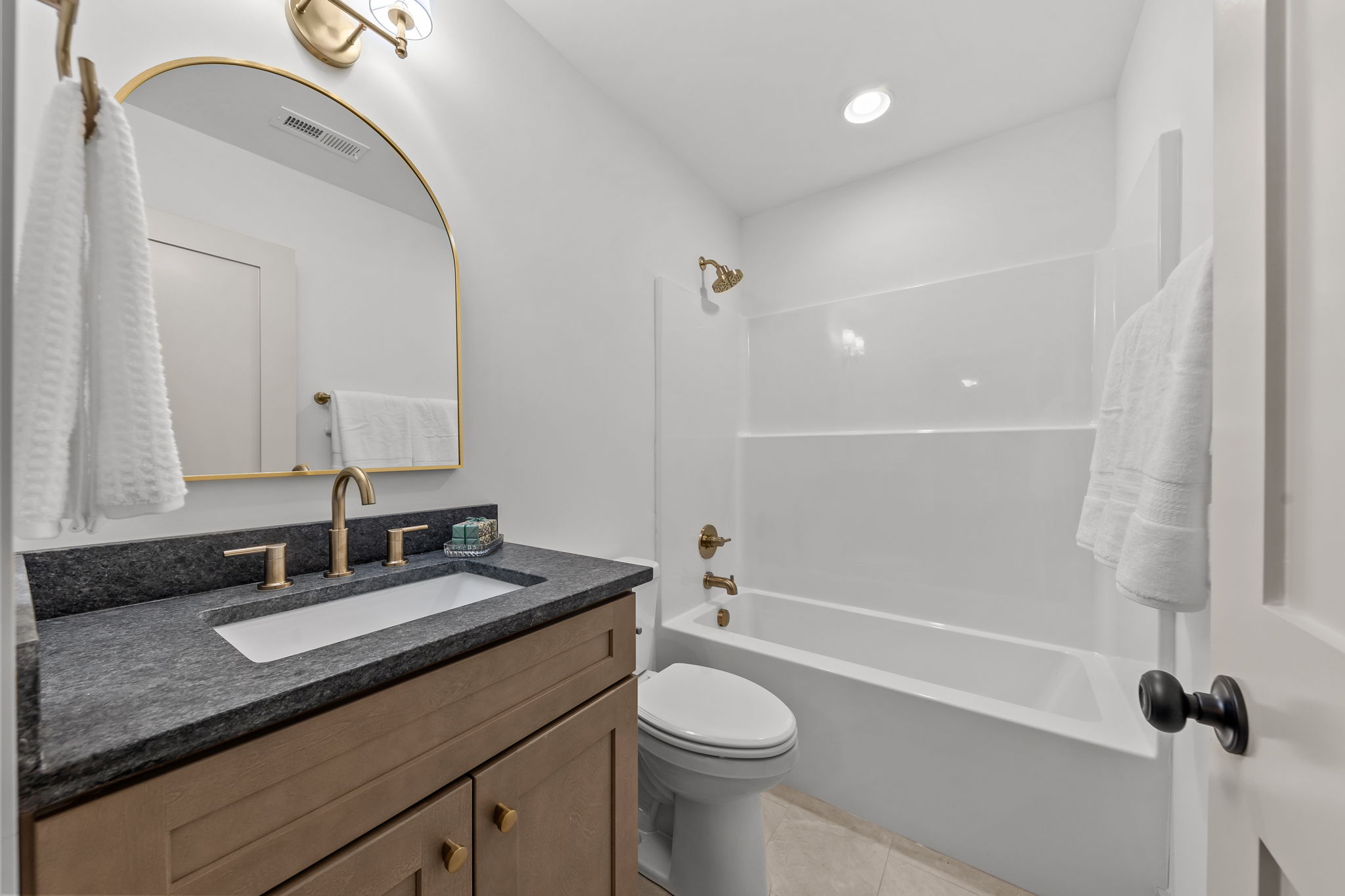 38 web or mls 707a8949