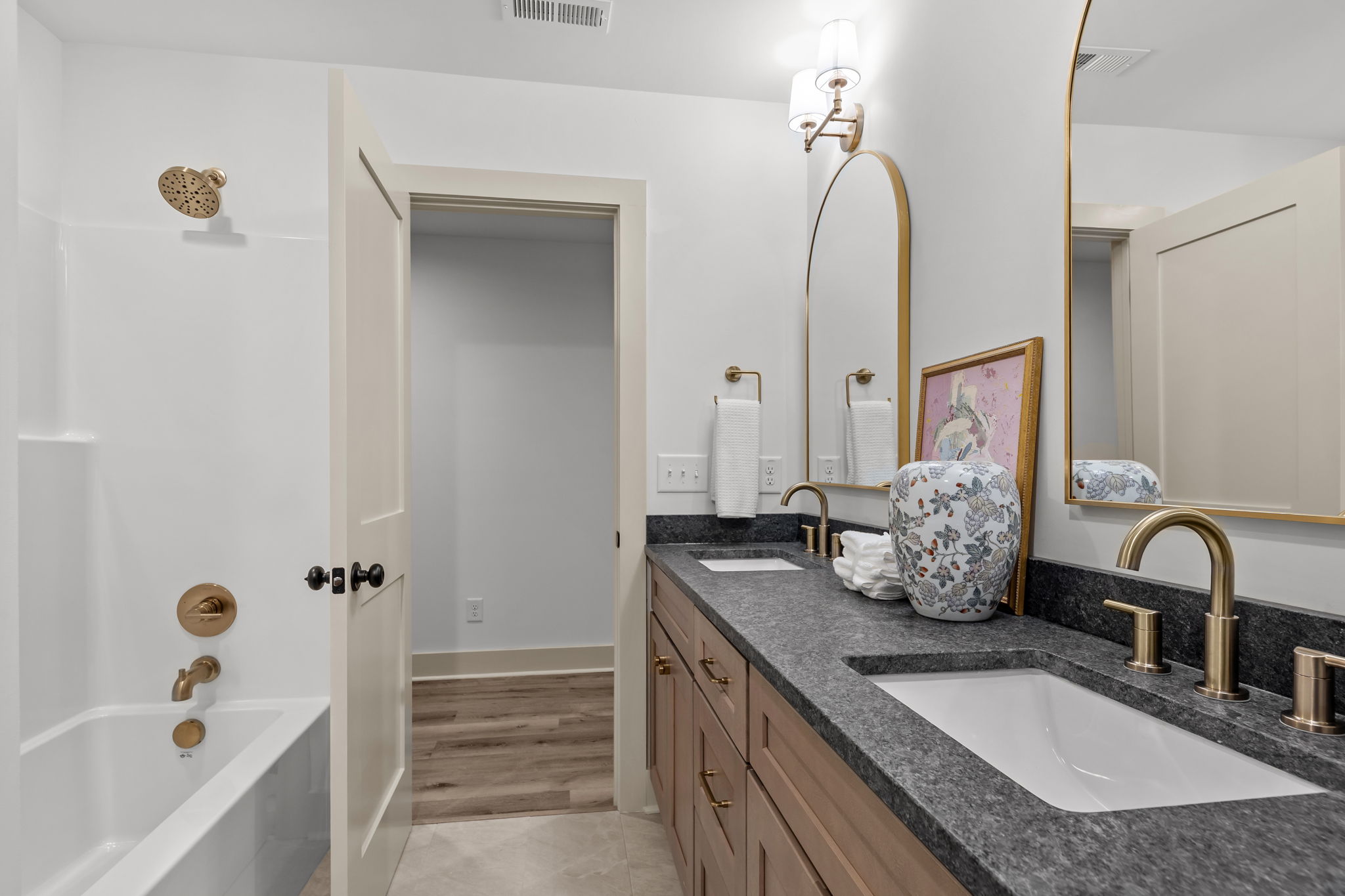 40 web or mls 707a8955